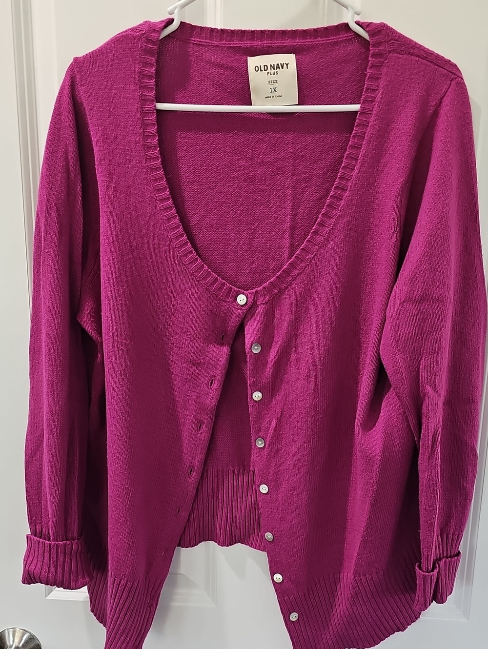 Old Navy Women's Fuchsia Button-Up V-Neck Cardigan